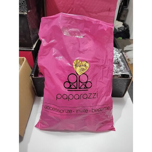 Paparazzi Jewelry Lot 50 Pieces - Necklaces, Bracelets, Earrings. - Picture 13 of 16